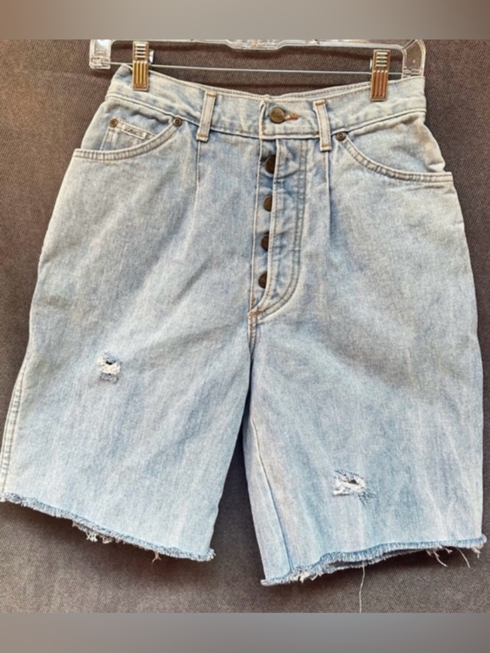 Vintage ’80s Chic jean shorts distressed button fly women’s high waist
